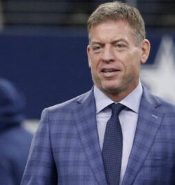 Troy Aikman Wiki, Net Worth, Biography,Family, Marriage, and Kids