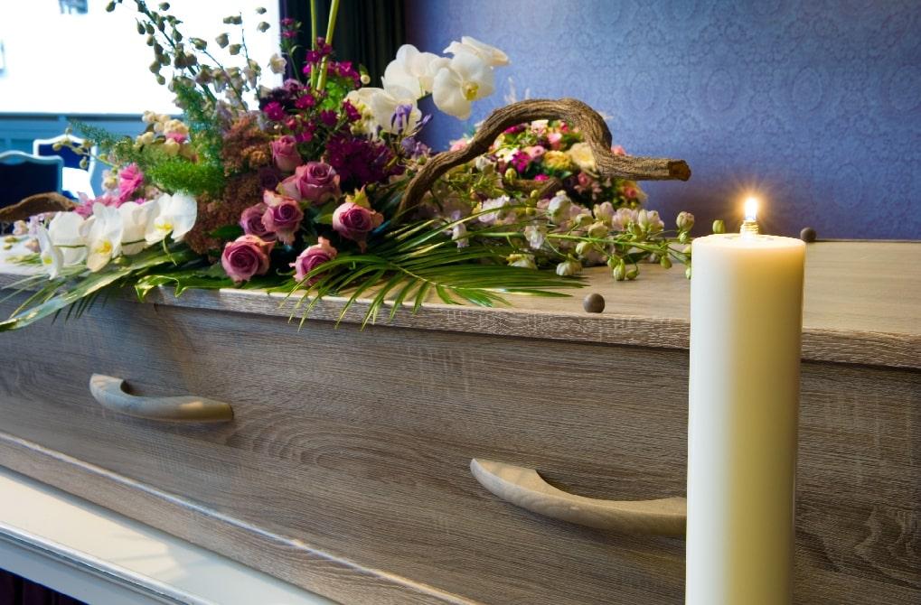 What are the Factors Influencing the Earnings of Funeral Directors?